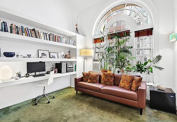 3rd image of 50 Central Park W APT 1D