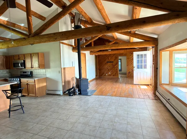 9 Ten Acre Dr, Addison, VT 05491