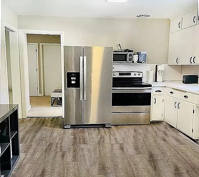 Large eat in kitchen