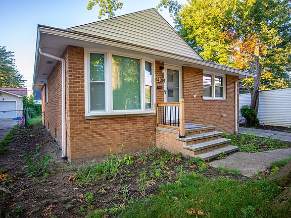 2nd image of 14014 Emery Ave