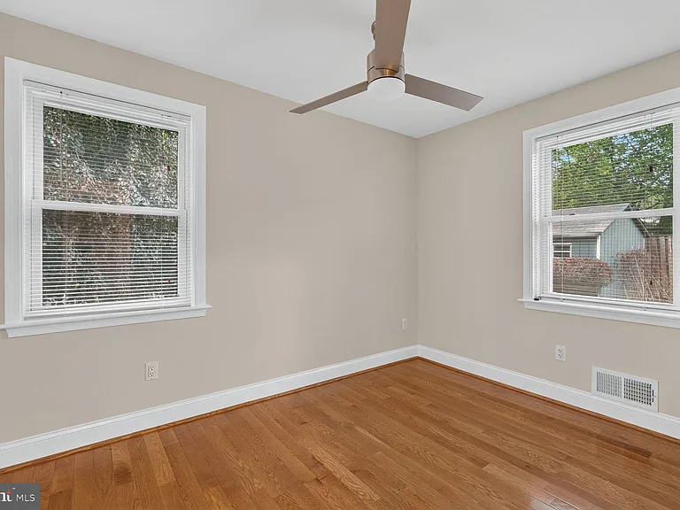 1813 Florin St — Photo 12