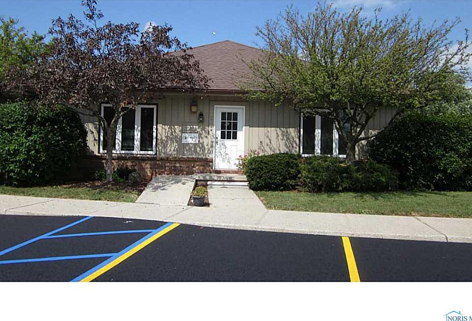 1st image of 27068 Oakmead Dr