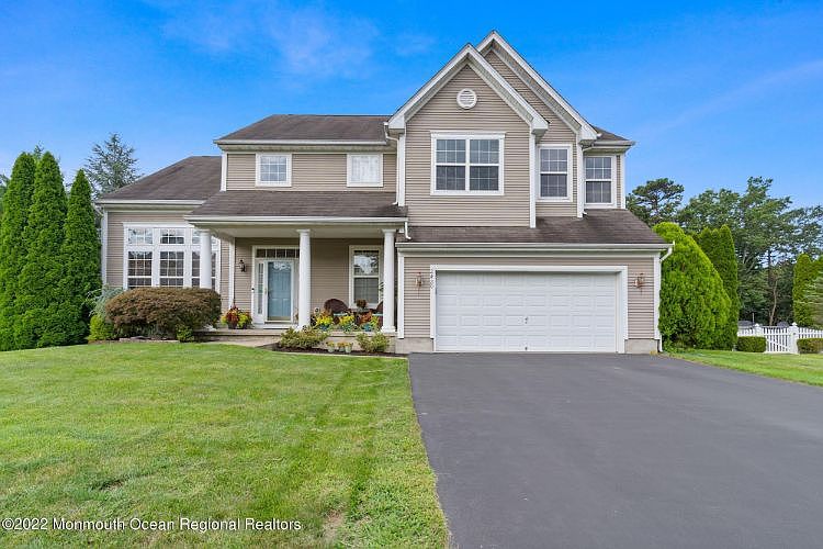 1st image of 2420 Forest Cir