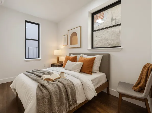 647 Willoughby Avenue image 2 of 7