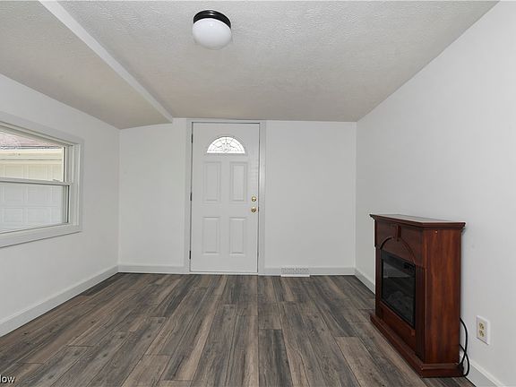 4th image of 523 Hyatt Ave