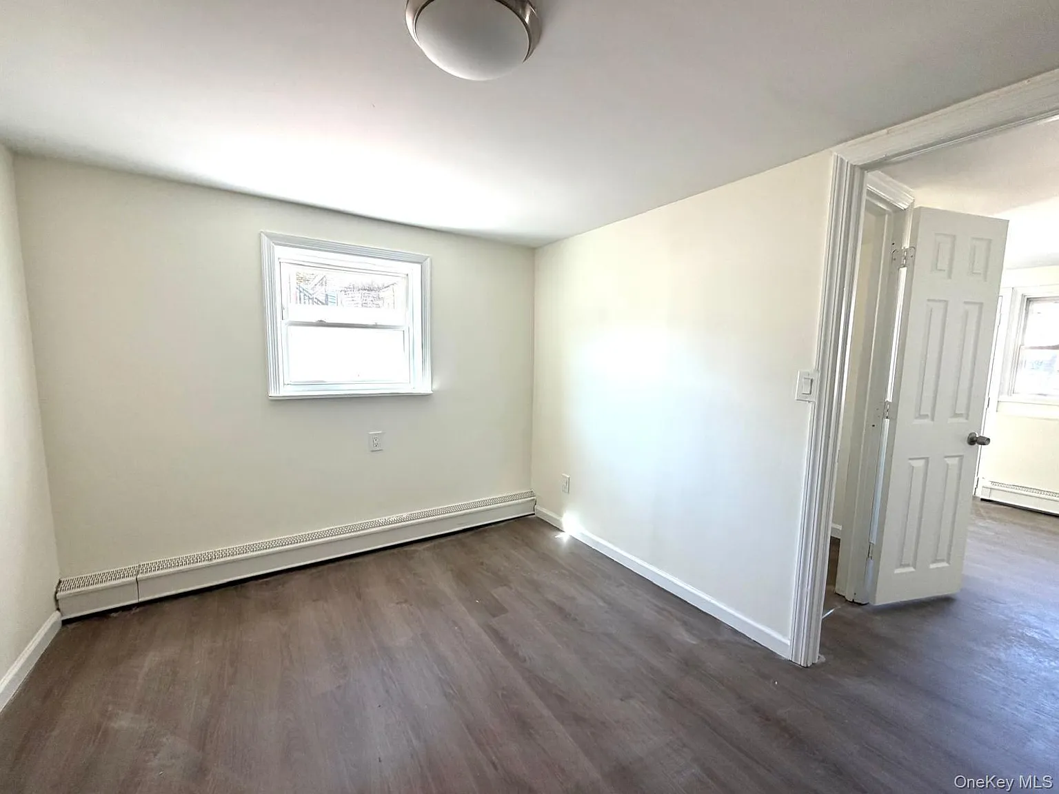 3 bed, 1.0 bath, 2815 sqft, $3,600 — Photo 4