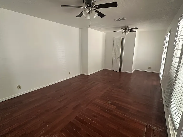 7833 S Harvard Ave — Photo 3