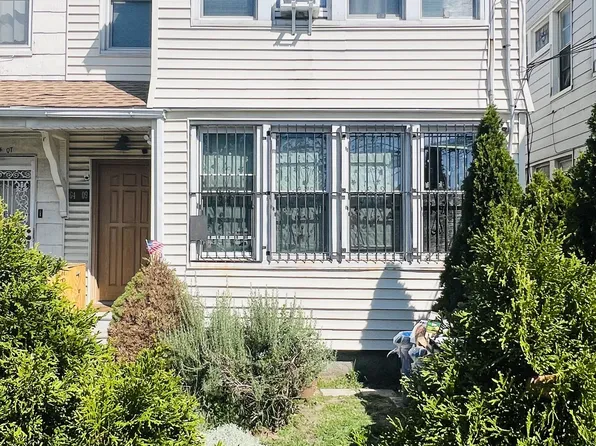 64-09 Woodside Avenue image 13 of 17