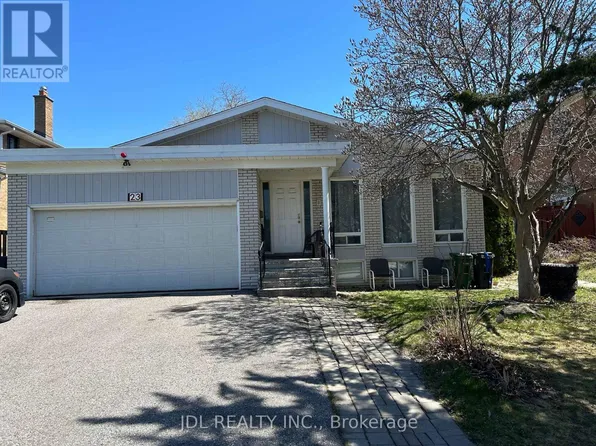 23 Pineway Blvd Suite A, Toronto, ON M2H 1A3