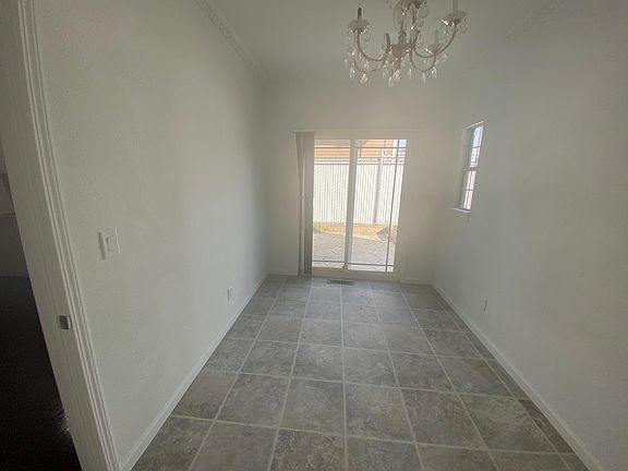 4th image of 727 W 10th St #D