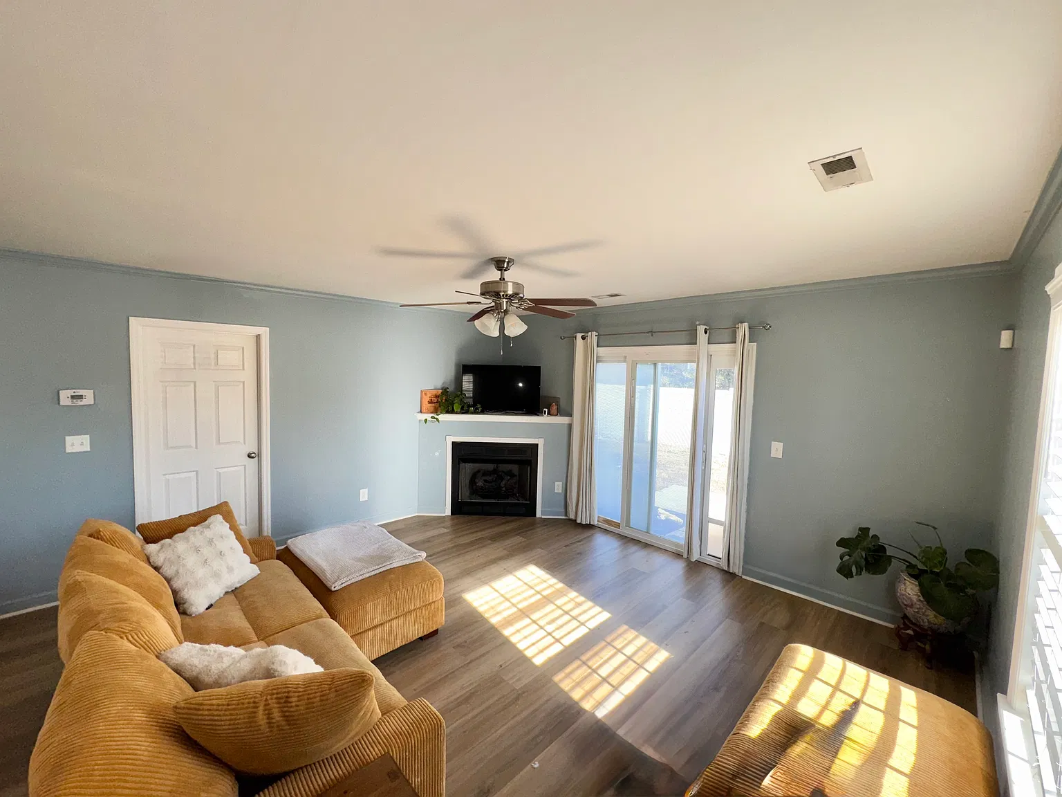 2 bed, 1344 sqft, $1,500 — Photo 2