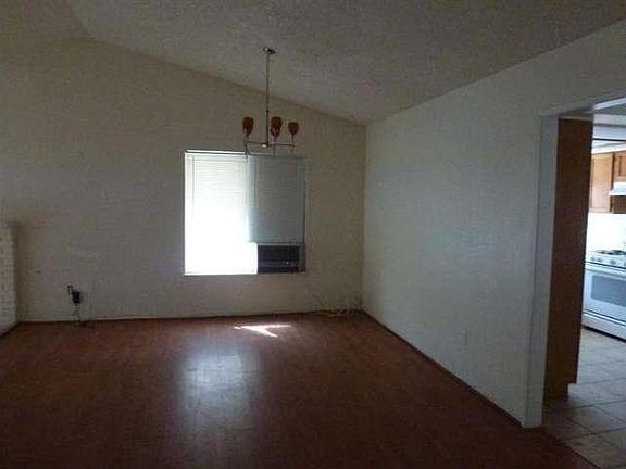 4th image of 664 Twinberry Ln