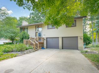 7276 Edgewood Ave, Jenison, MI 49428