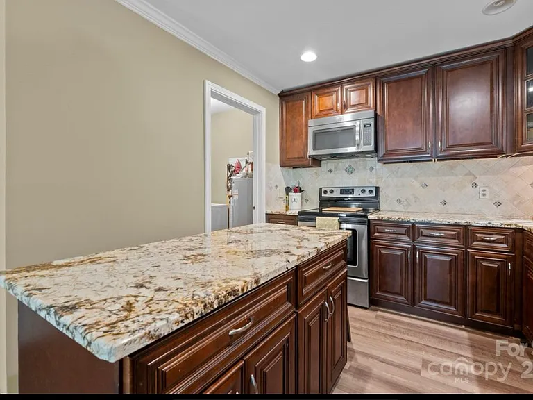 5301 Delta Dr — Photo 6
