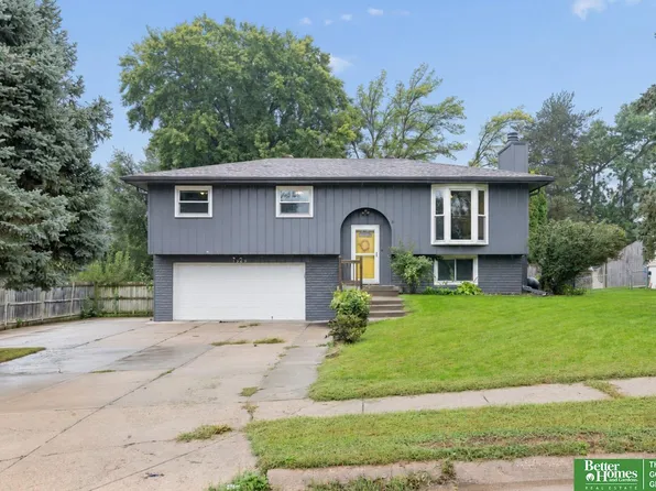 1329 S 162nd Ave, Omaha, NE 68130