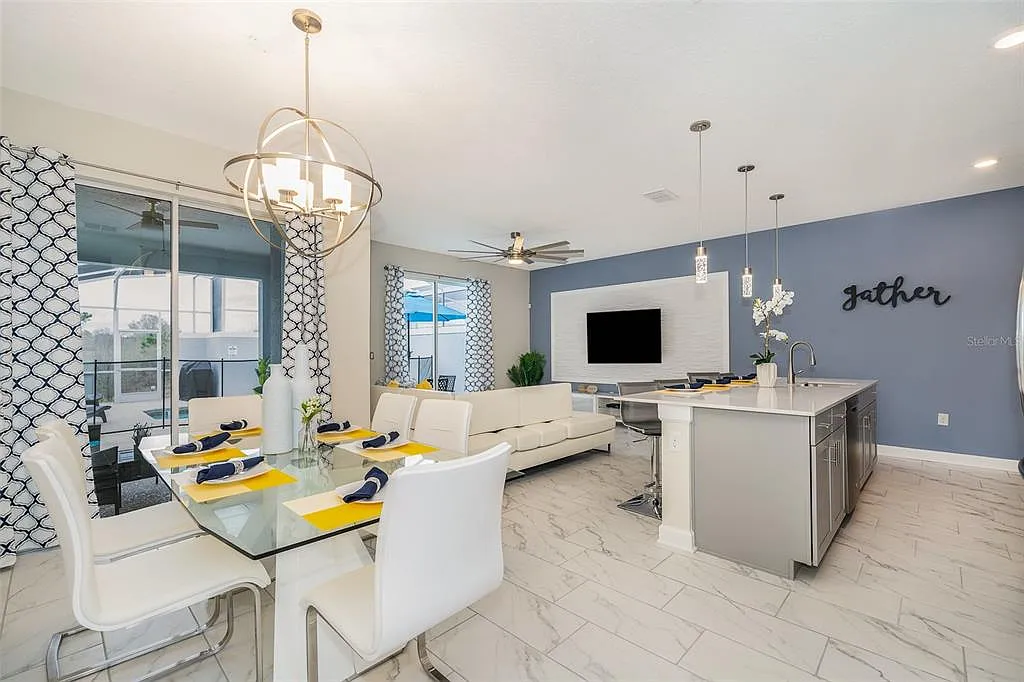 4 bed, 3.0 bath, 1914 sqft, $2,800 — Photo 2