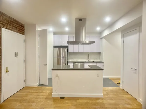 3971 Gouverneur Avenue image 2 of 11