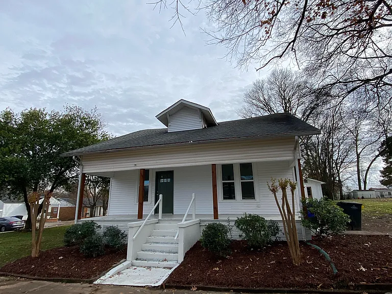 628 E Tombigbee St — Photo 1