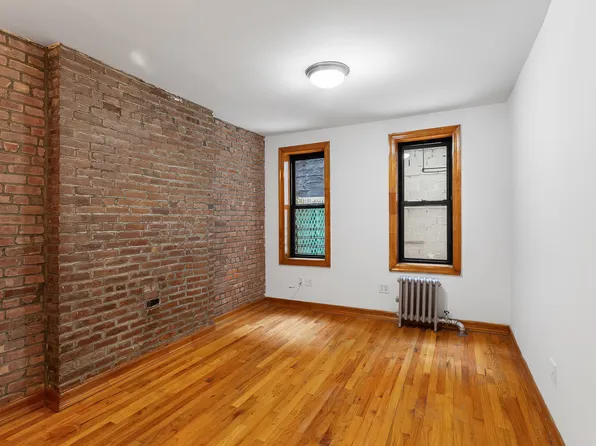 258 West 15th Street image 1 of 6