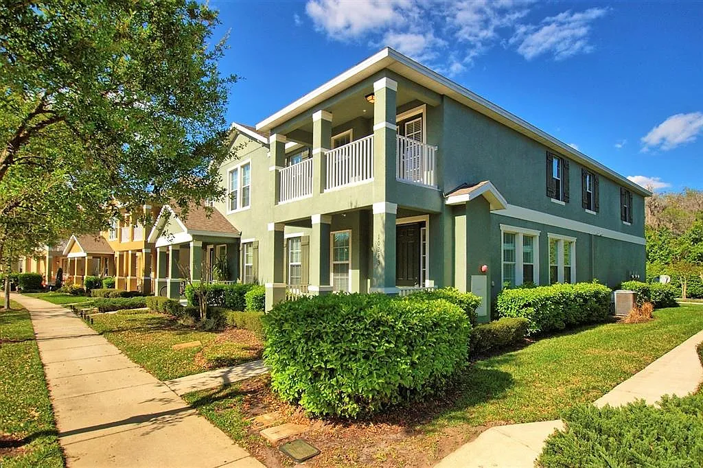 3 bed, 2.5 bath, 1771 sqft, $2,400 — Photo 2