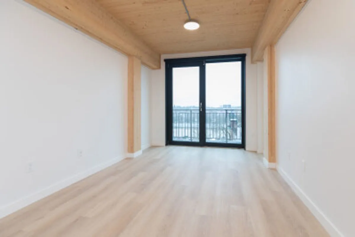 Building Photo - 11 E Lenox St #604