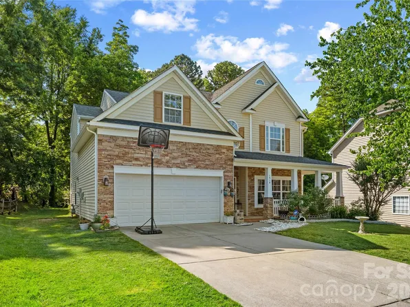 1518 Squirrel Lake Ct, Matthews, NC 28105