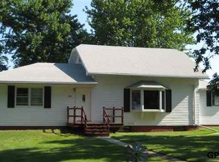 700 N 17th St, Tekamah, NE 68061