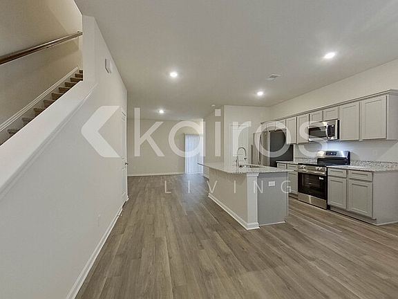 5th image of 2179 Banyon Cir