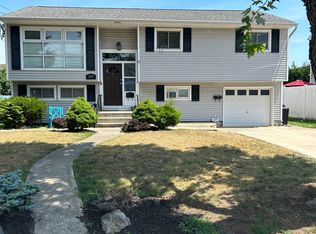 579 Fire Island Ave, Babylon, NY 11702