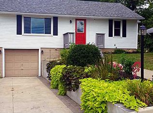 1114 Karnes Ave, Defiance, OH 43512