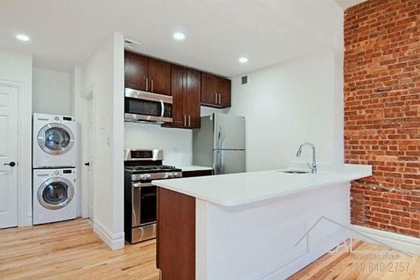 2nd image of 142 Willow St