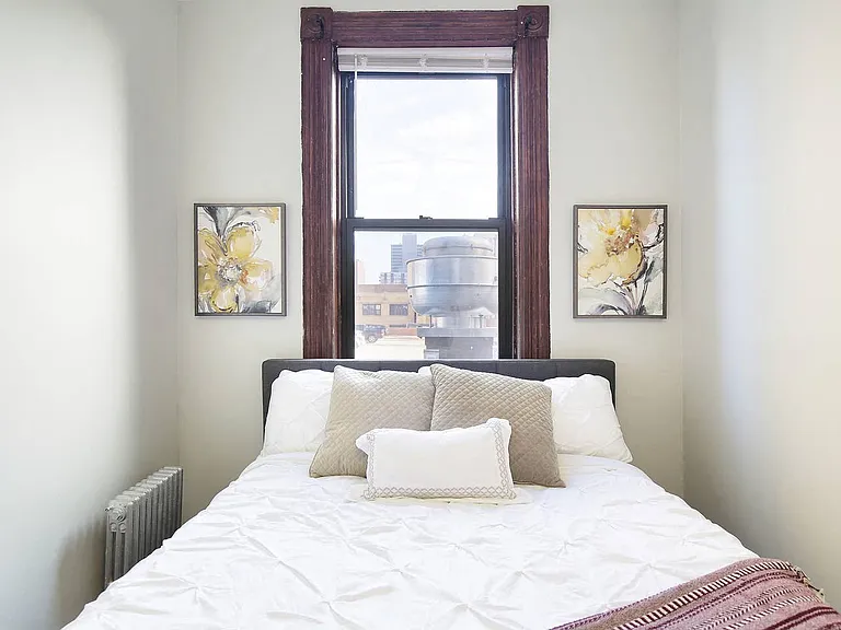 Second Bedroom - Upstairs