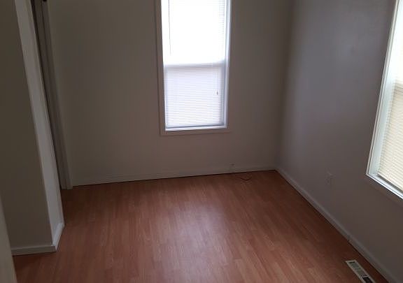 4th image of 214 S 29th St