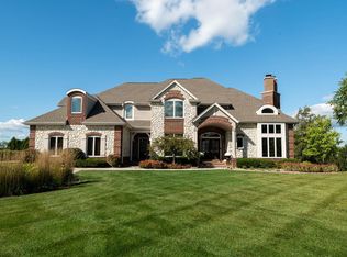 1702 E Juniper Way, Hartland, WI 53029