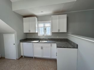 58 Juniper Rd FLOOR 2, Pt Washington, NY 11050