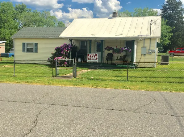 306 Conrad St, New Castle, VA 24127
