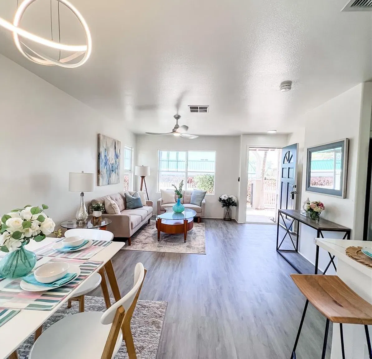 3 bed, 2.5 bath, 1050 sqft, $3,700 — Photo 2