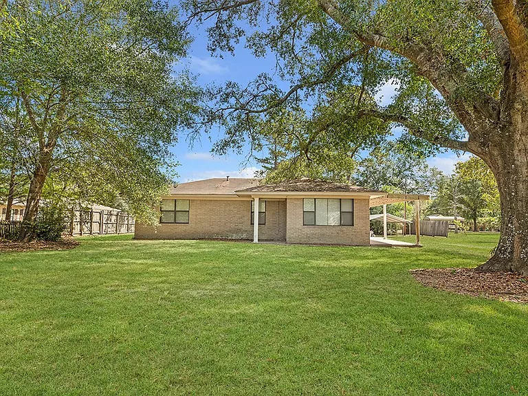 9438 FM 777 — Photo 20