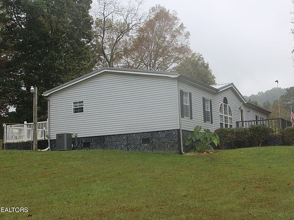 4th image of 211 Carrview Ln