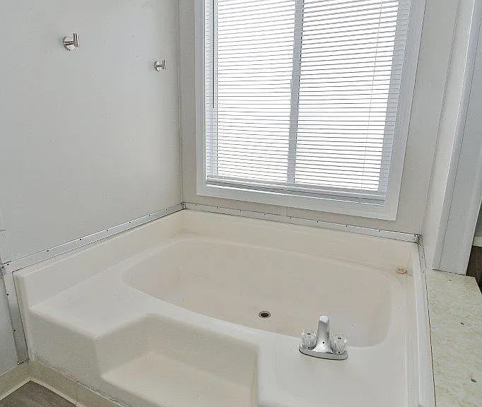 422 Elder Ave — Photo 17