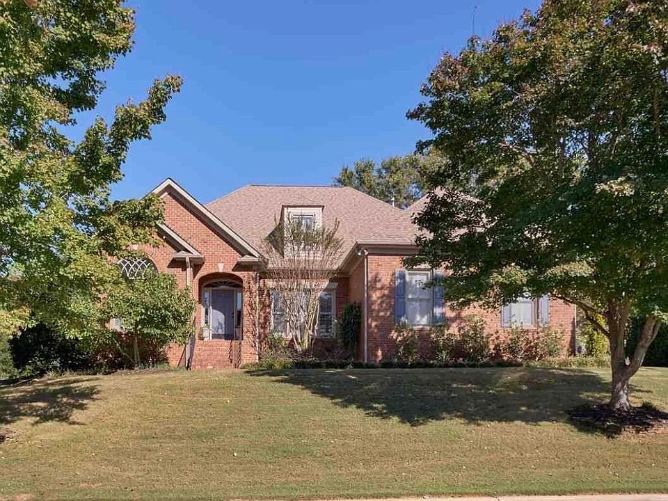 1st image of 321 Parkside Dr