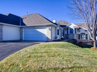 16313 Crystal Hills Dr, Lakeville, MN 55044
