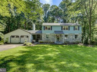 273 Iroquois Ln, Malvern, PA 19355