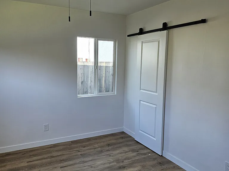 21329 Jaffrey Ave — Photo 12