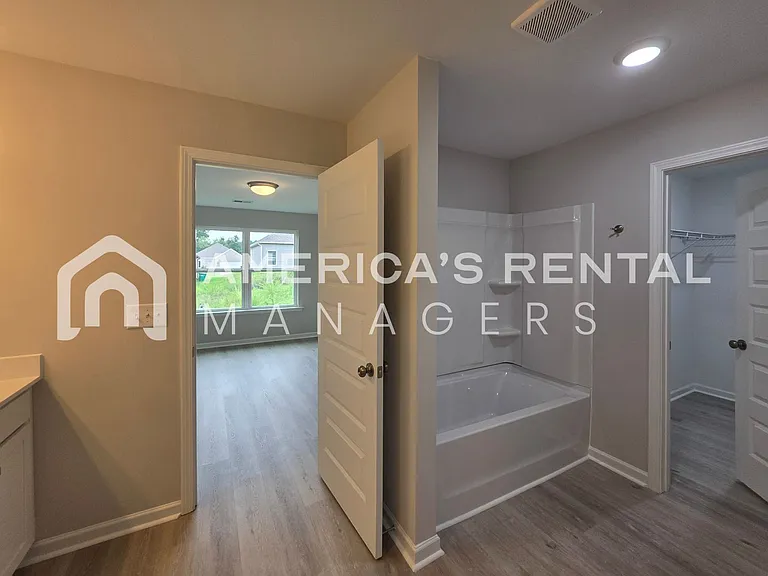 10312 Squires Way — Photo 40