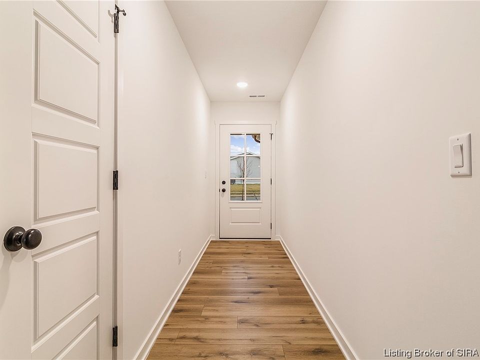 863 Wolf Run Park Boulevard, Jeffersonville, IN 47130 | Zillow