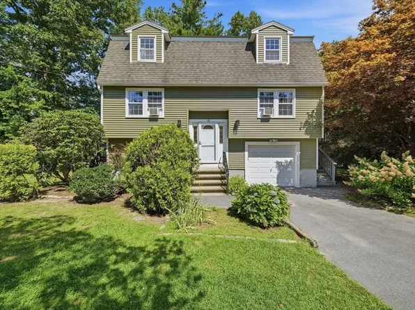 121 Regina South Dr, Tewksbury, MA 01876