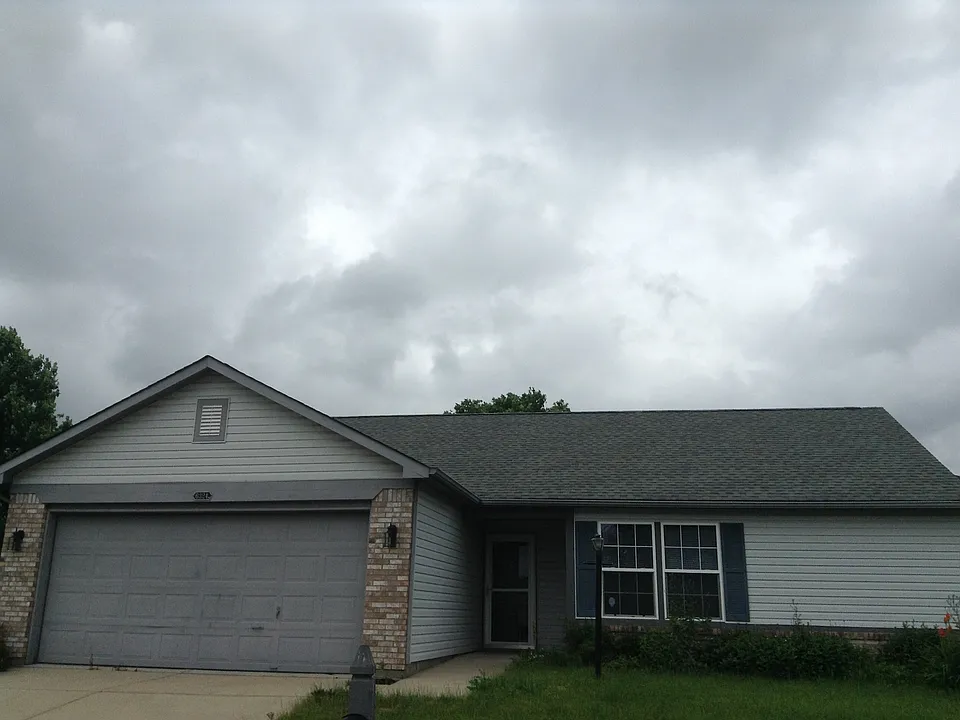 6324 Blakeview Dr