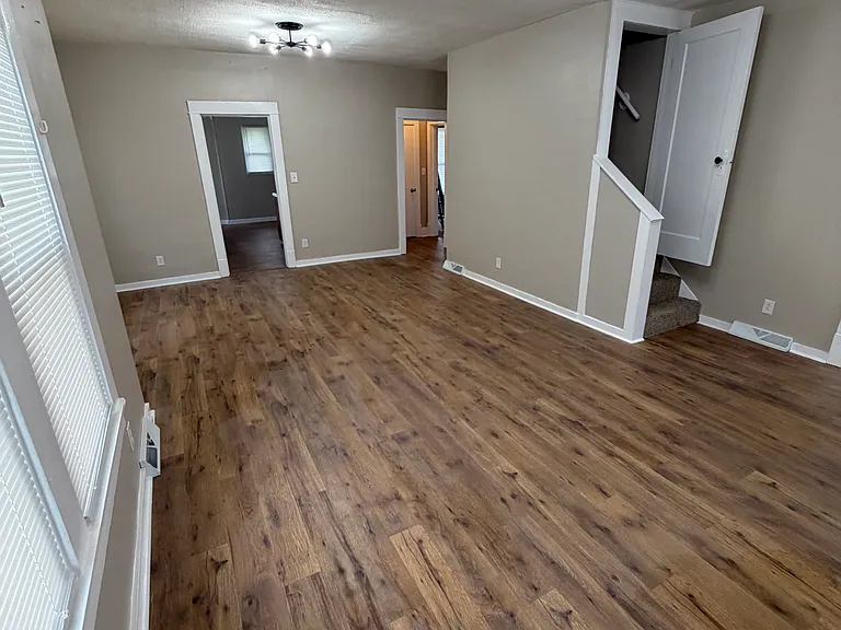 2715 Edwards St — Photo 3