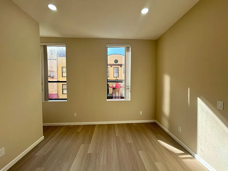 1012 Grant Ave #2E — Photo 4